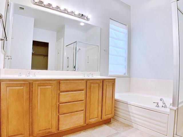 80880 Avenida Santa Regina, Indio CA: https://media.crmls.org/mediaz/4afcdd11-1fd6-4554-99f4-1b97d4de6727.jpg