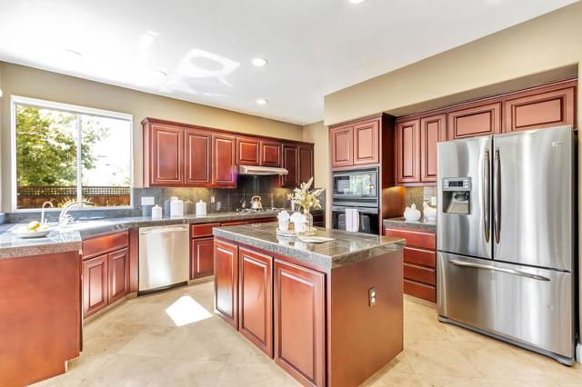 4793 Tuscany Circle, San Jose CA: https://media.crmls.org/mediaz/4afd1e55-36a5-454c-b5ca-62f86210d9ee.jpg
