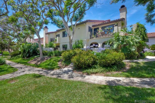 4240 Porte De Palmas, San Diego CA: https://media.crmls.org/mediaz/4afdbcba-3105-4c08-8075-98de03545115.jpg