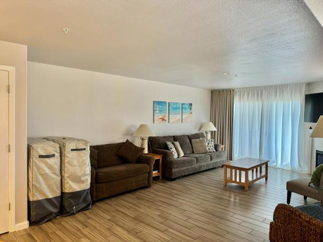 522 Seascape Resort Drive, Aptos CA: https://media.crmls.org/mediaz/4afdc93d-3fda-42de-ada8-59d0d8166bdd.jpg