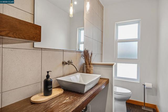 1301 Thomas Dr, Martinez CA: https://media.crmls.org/mediaz/4afe0aad-60a6-4367-9277-25a47b272297.jpg