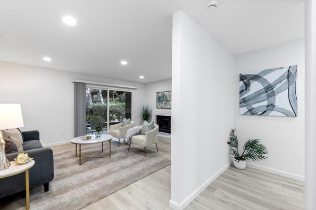 50 E Middlefield Road, Mountain View CA: https://media.crmls.org/mediaz/4afe7736-b186-4b81-b80c-b25e25f944fb.jpg