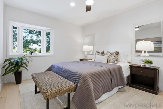 2003 Caminito Circulo Norte, La Jolla CA: https://media.crmls.org/mediaz/4aff1e0e-87a3-44cb-beed-083afab320a1.jpg