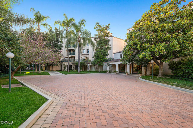 Detail Gallery Image 4 of 38 For 4201 via Marisol #330,  Los Angeles,  CA 90042 - 2 Beds | 2 Baths