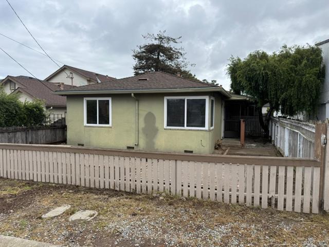 421 Garden Avenue, Monterey CA: https://media.crmls.org/mediaz/4b000f59-b6cb-4bc4-9365-11825a193f5b.jpg