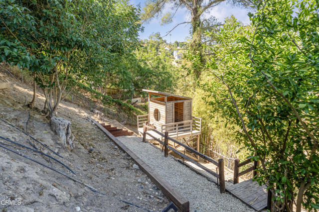 453 Frontenac Avenue, Los Angeles CA: https://media.crmls.org/mediaz/4b00707a-f2d8-4333-adc8-a171c4e9bb31.jpg