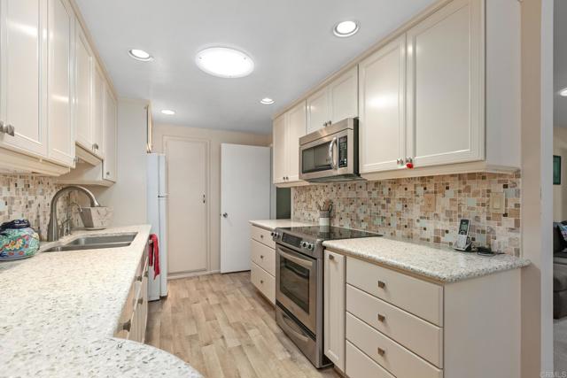 Detail Gallery Image 15 of 38 For 16684 Orilla Dr, Rancho Bernardo (San Diego),  CA 92028 - 2 Beds | 2 Baths