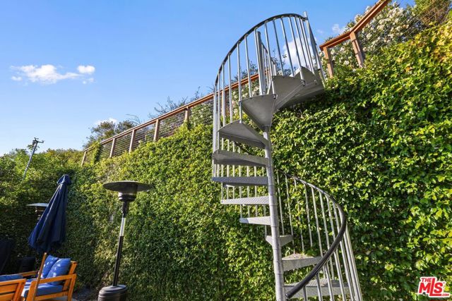3418 Dorothy Road, Topanga CA: https://media.crmls.org/mediaz/4b0135c3-c0eb-4b80-a148-2c3ac5eda642.jpg