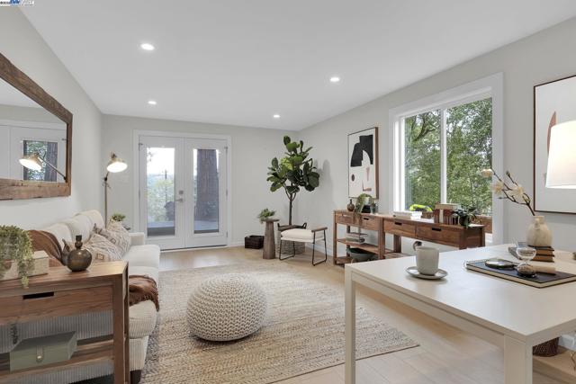 90 Upper Briar Road, Kentfield CA: https://media.crmls.org/mediaz/4b015d2a-97ff-4db7-ab20-890798e2265b.jpg