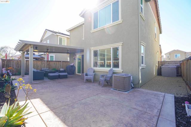 298 McClelland Way, Oakley CA: https://media.crmls.org/mediaz/4b019cec-b144-40ee-a137-e8683517d55a.jpg