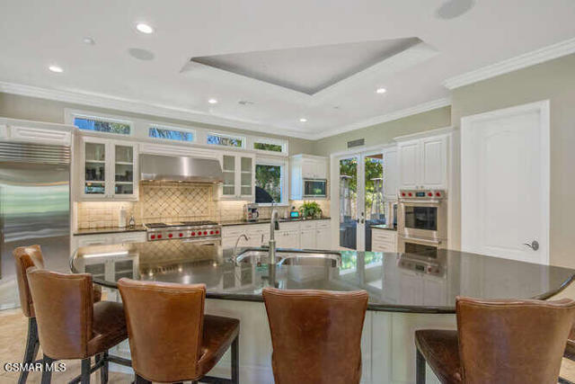 421 Whitegate Road, Thousand Oaks CA: https://media.crmls.org/mediaz/4b01ff5d-3453-41d1-b646-5f219de866ab.jpg