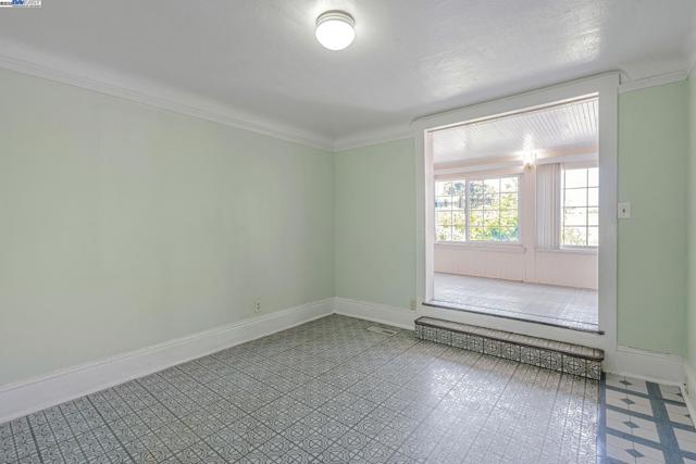 Image 45 of 57 For 473 Newton Ave