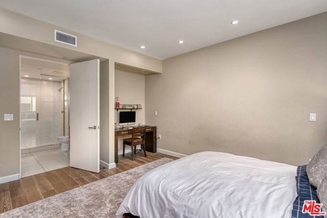 Drew Fenton | 441 S Barrington Avenue Los Angeles CA | MLS: 7091568