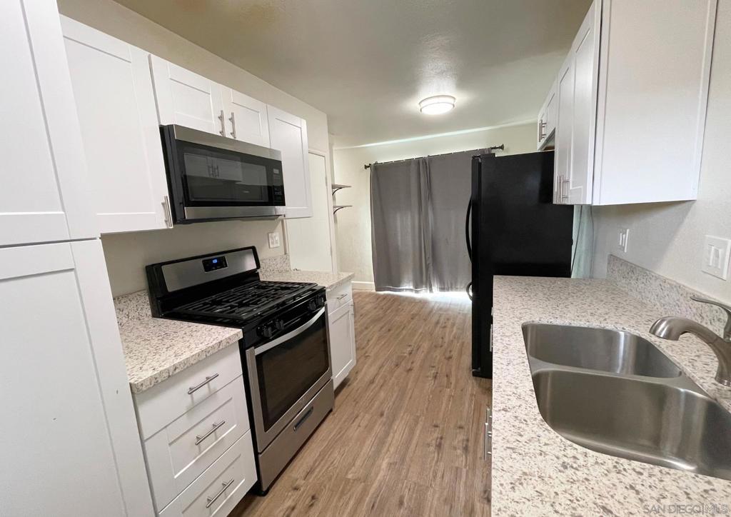 1060 E Washington Ave - photo 9