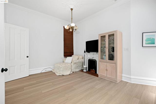 2654 Bush St, San Francisco CA: https://media.crmls.org/mediaz/4b045ac6-51e3-4557-aff4-453a08953b4d.jpg