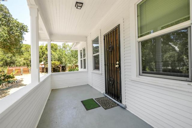 75 Kilkare Rd, Sunol CA: https://media.crmls.org/mediaz/4b04a093-fe89-4f18-b832-3d8b73879843.jpg