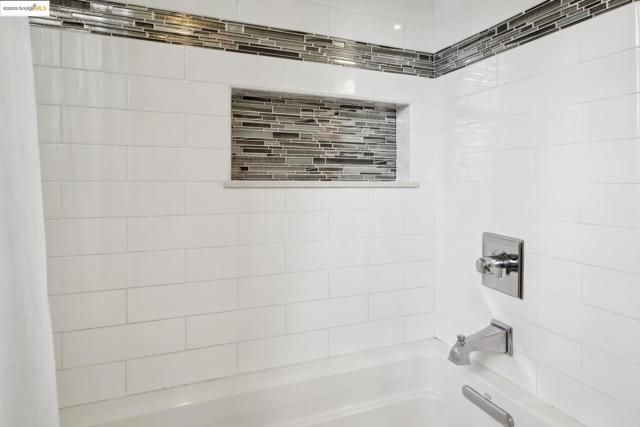 5345 Crown Ct, Castro Valley CA: https://media.crmls.org/mediaz/4b04a130-1fcc-4db9-97eb-868a2fe60453.jpg