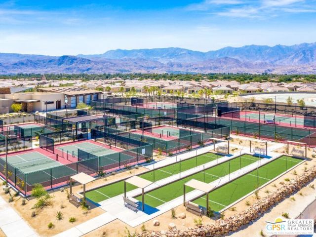 61 Zinfandel, Rancho Mirage CA: https://media.crmls.org/mediaz/4b04b413-42a4-4bb5-a075-0c49bde86b15.jpg