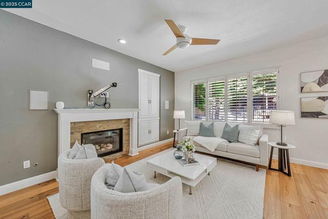122 Claremont Crest Ct, San Ramon CA: https://media.crmls.org/mediaz/4b05961d-d255-4bff-a741-8c002fd67e9f.jpg