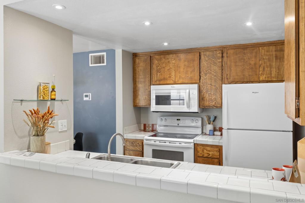 5989 Rancho Mission Rd - photo 9