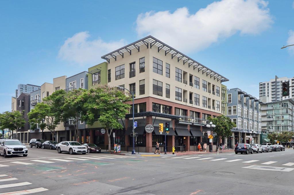 777 6th Avenue - photo 2