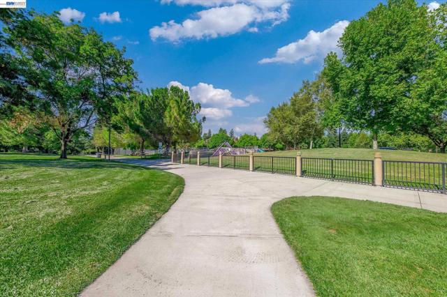 5943 Corte Arboles, Pleasanton CA: https://media.crmls.org/mediaz/4b072e7d-697d-460e-9f8c-f3c38f415d73.jpg