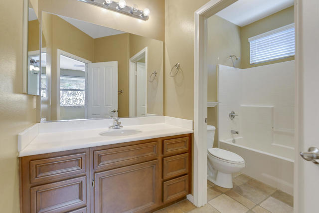 83822 Collection Drive, Indio CA: https://media.crmls.org/mediaz/4b075084-73bf-41b9-9f6a-bf0e4d2ef2a0.jpg