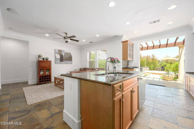 650 Astera Court, Newbury Park CA: https://media.crmls.org/mediaz/4b07d3fd-d18a-4483-832c-5c0d44ea8b06.jpg