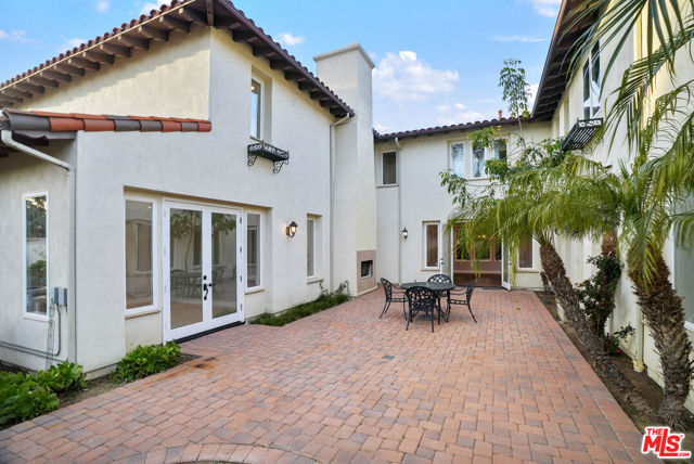 5309 Louise Avenue, Encino CA: https://media.crmls.org/mediaz/4b084bfb-4dd9-46fb-bcd3-3ffbd84945dd.jpg