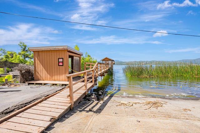 12340 Lakeshore Drive, Clearlake CA: https://media.crmls.org/mediaz/4b084f1f-339a-4e4a-926a-6f3f72847355.jpg