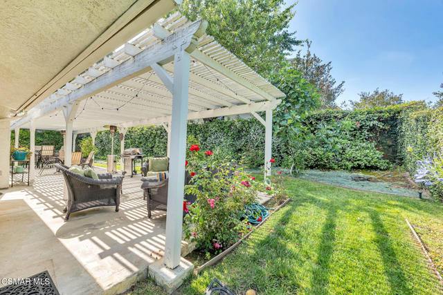 5050 Golden Nugget Way, Oak Park CA: https://media.crmls.org/mediaz/4b089d5d-5c14-4ff7-8ccc-3132e87e258e.jpg
