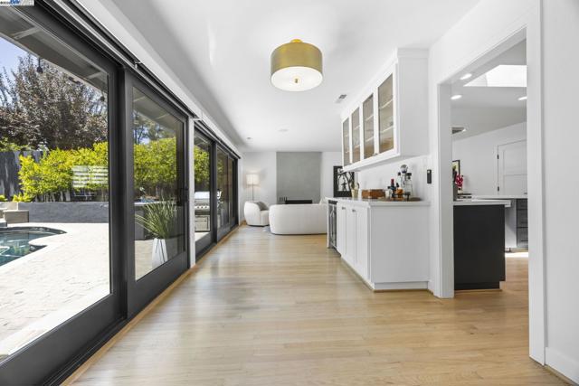 4149 Moselle Ct, Pleasanton CA: https://media.crmls.org/mediaz/4b08aa4b-6fdc-42fe-953e-7e44eb49314d.jpg