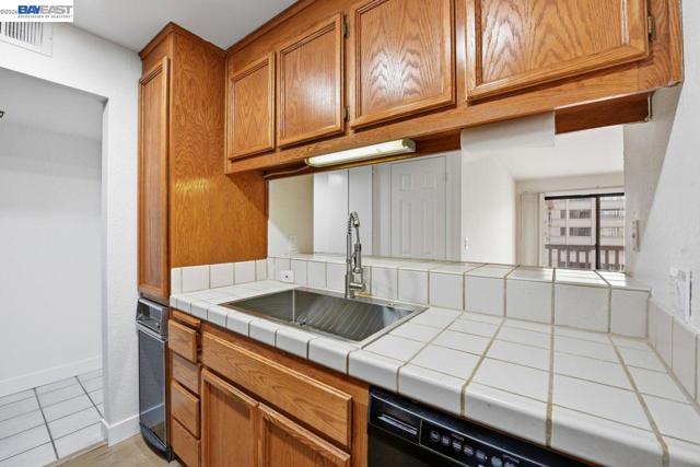 Image 9 of 37 For 1400 Carpentier St  315