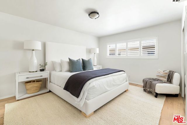 1333 Yale Street, Santa Monica, California 90404, 2 Bedrooms Bedrooms, ,2 BathroomsBathrooms,Condominium,For Sale,Yale,24402527