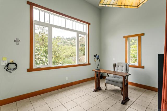6132 Rainbow Heights Rd, Fallbrook CA: https://media.crmls.org/mediaz/4b09ceb7-60e3-4be1-8ac1-5f688381fee8.jpg