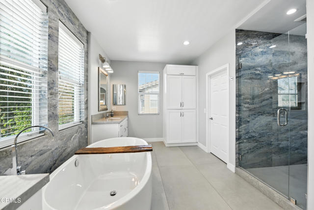 3548 Bridgehampton Way, Camarillo CA: https://media.crmls.org/mediaz/4b0a0360-98c6-4109-8ea6-22e130326012.jpg