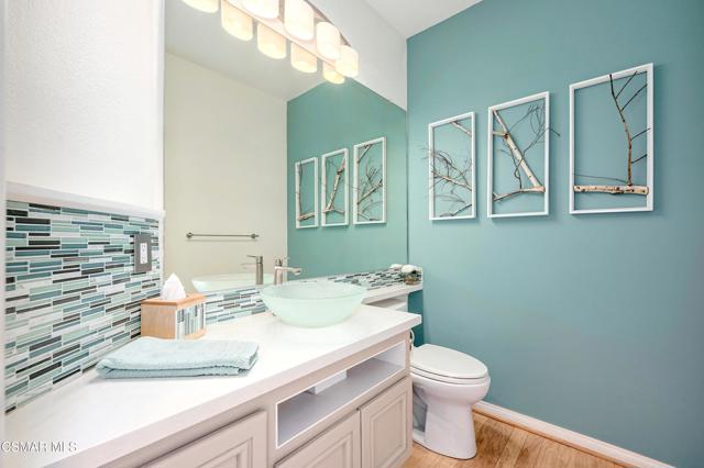 3695 Mapleknoll Place, Thousand Oaks CA: https://media.crmls.org/mediaz/4b0ae49c-903f-459a-a1fb-bb359672dcbb.jpg