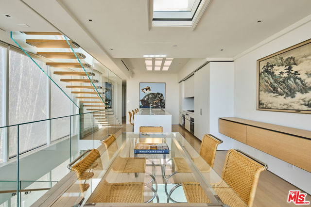 1267 Palisades Beach Road, Santa Monica CA: https://media.crmls.org/mediaz/4b0b179b-fde8-4ef7-bd55-7e252cfdb705.jpg