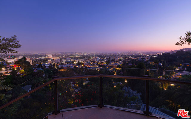 7100 La Presa Drive, Los Angeles CA: https://media.crmls.org/mediaz/4b0bc0e7-cca8-45a3-971a-6b2b39c9abc6.jpg