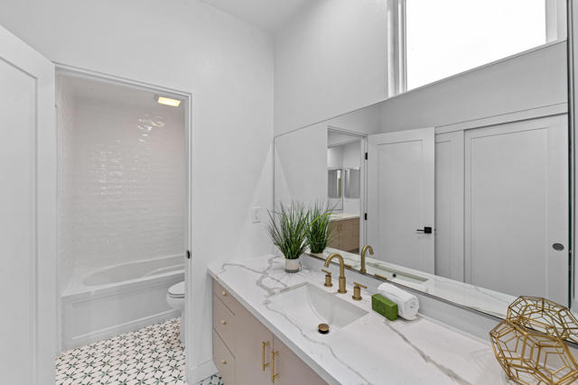 4315 Vantage Lane, Palm Springs CA: https://media.crmls.org/mediaz/4b0d05c7-910c-4ee1-94b8-8f951740beea.jpg