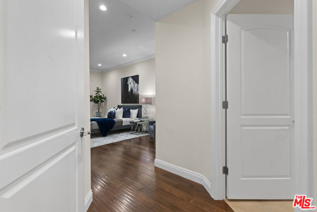 4848 Wilshire Boulevard, Los Angeles CA: https://media.crmls.org/mediaz/4b0d0f31-0f2d-45ac-a1c5-29cc57c40deb.jpg