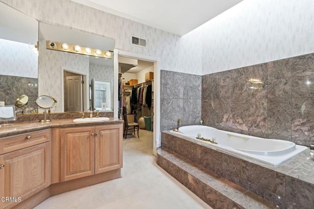 Detail Gallery Image 32 of 72 For 2317 Canyonback Rd, Los Angeles,  CA 90049 - 5 Beds | 5/1 Baths