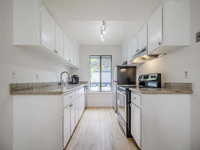 1925 46th Avenue, Capitola CA: https://media.crmls.org/mediaz/4b0e22e8-fa82-4967-85b8-8165b882ae5f.jpg