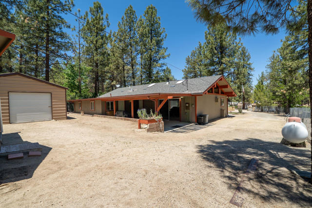 59341 Courtesy Drive, Mountain Center CA: https://media.crmls.org/mediaz/4b0e2577-6440-43e9-9e61-4f36de8a5812.jpg