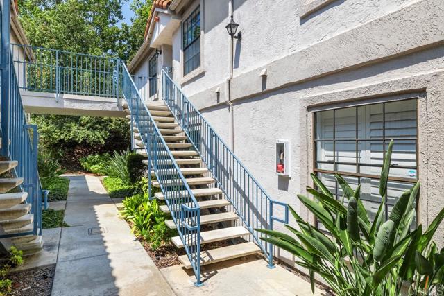 Image 8 of 30 For 10337 Azuaga Street 218