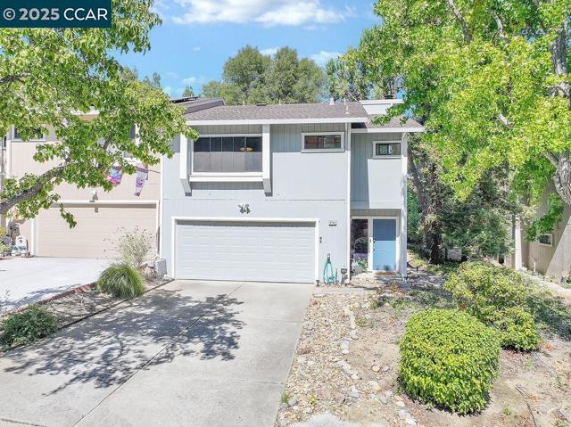 4782 Starflower Dr, Martinez CA: https://media.crmls.org/mediaz/4b0f345e-6f6b-49e5-9d1e-685057512270.jpg