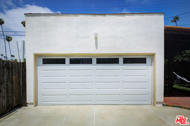 1427 N Coronado Street, Los Angeles CA: https://media.crmls.org/mediaz/4b0f4dde-8608-4327-bfb5-89b056ec1e64.jpg