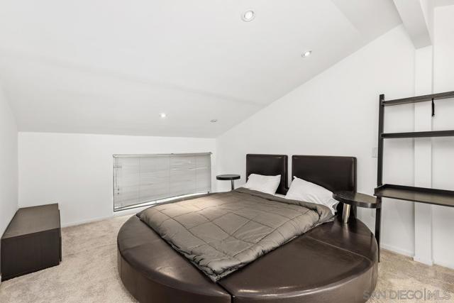 6423 Caminito Aronimink, La Jolla CA: https://media.crmls.org/mediaz/4b0fd1d5-dd7a-4d4c-b145-b8e2e8d29a9b.jpg