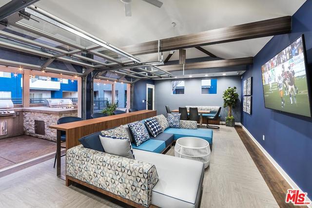 245 PINE Avenue, Long Beach CA: https://media.crmls.org/mediaz/4b0fd858-0ce0-43f0-87b8-a041e4ec07a9.jpg