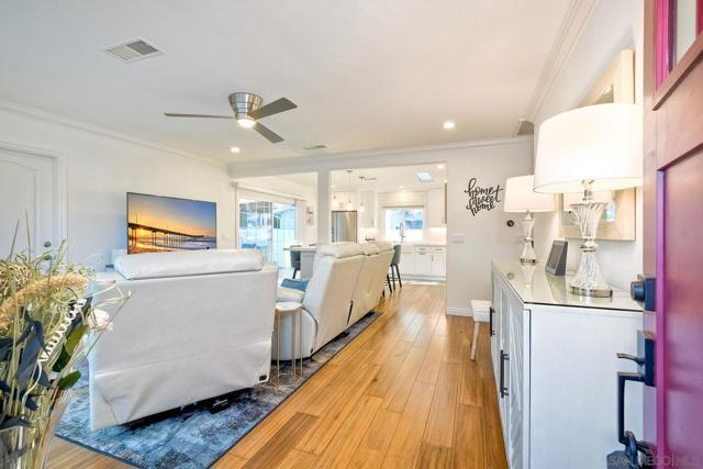 1221 4th St, San Diego CA: https://media.crmls.org/mediaz/4b10b518-4366-4510-84dd-b87f5a4ebc1b.jpg